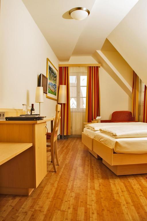 Hotel Gasthof Zum Ochsen Ehingen  Bagian luar foto