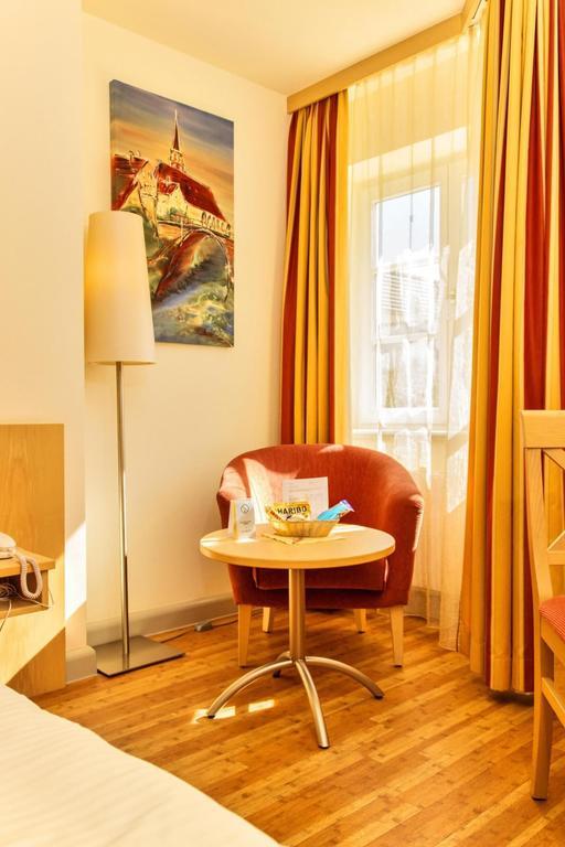Hotel Gasthof Zum Ochsen Ehingen  Bagian luar foto