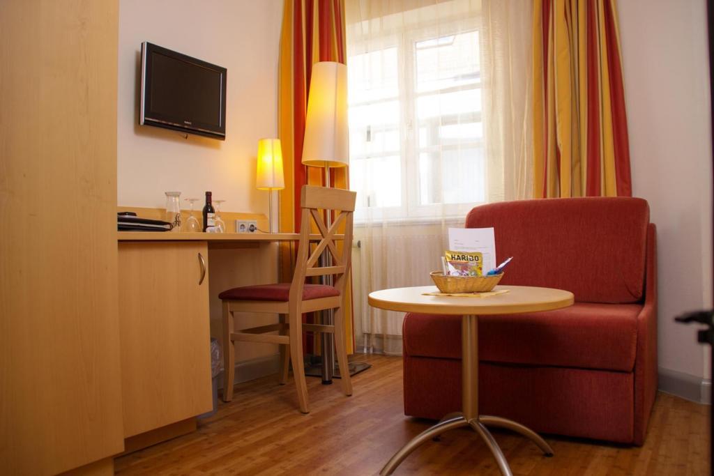 Hotel Gasthof Zum Ochsen Ehingen  Bagian luar foto