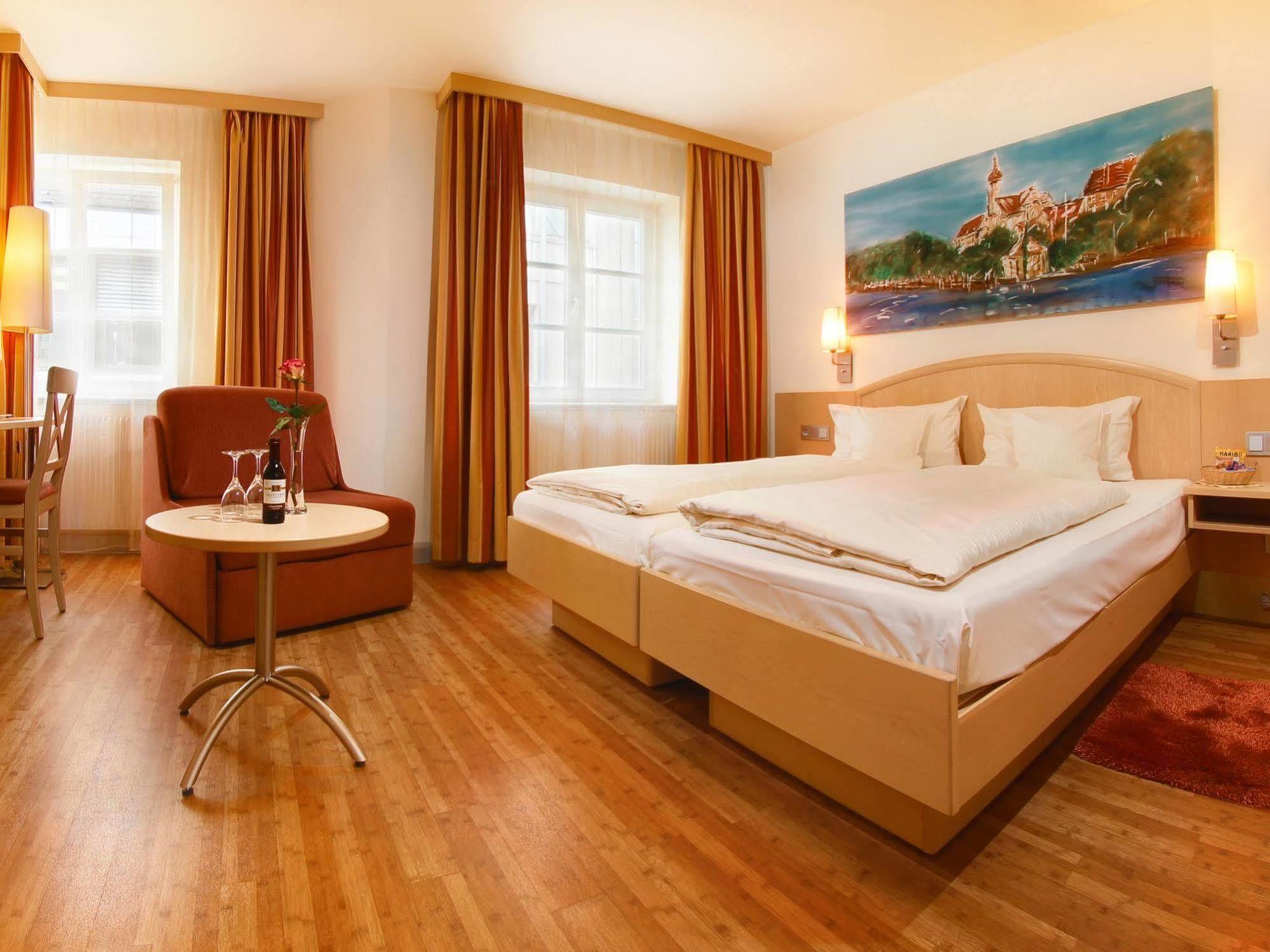 Hotel Gasthof Zum Ochsen Ehingen  Bagian luar foto